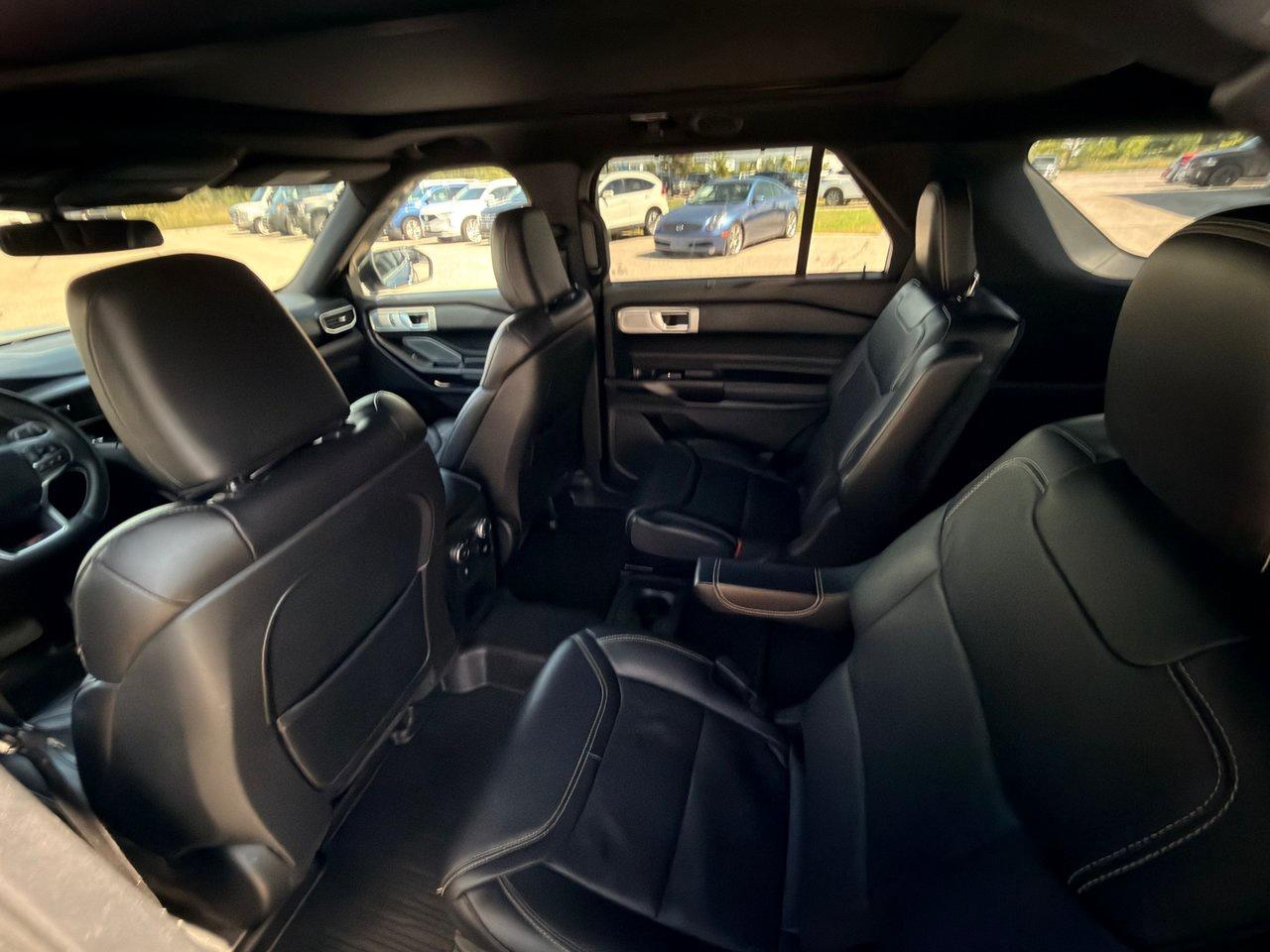 2020 Ford Explorer ST 4WD Photo