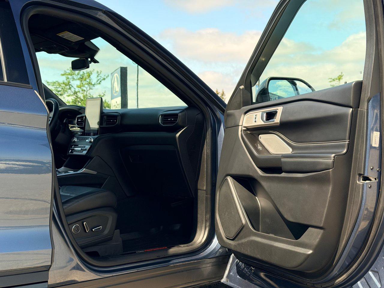 2020 Ford Explorer ST 4WD Photo