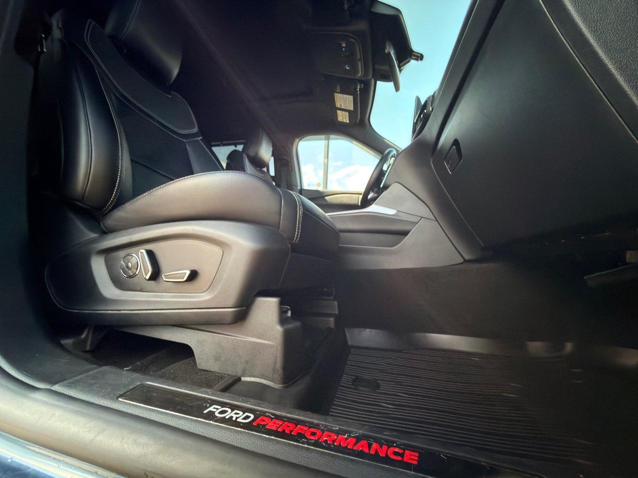 2020 Ford Explorer ST 4WD Photo
