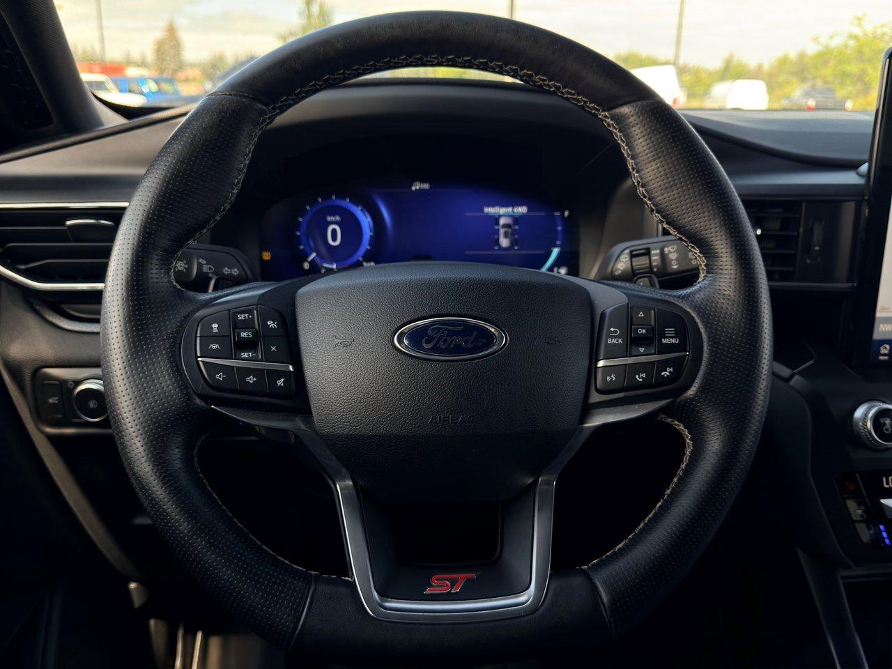 2020 Ford Explorer ST 4WD Photo