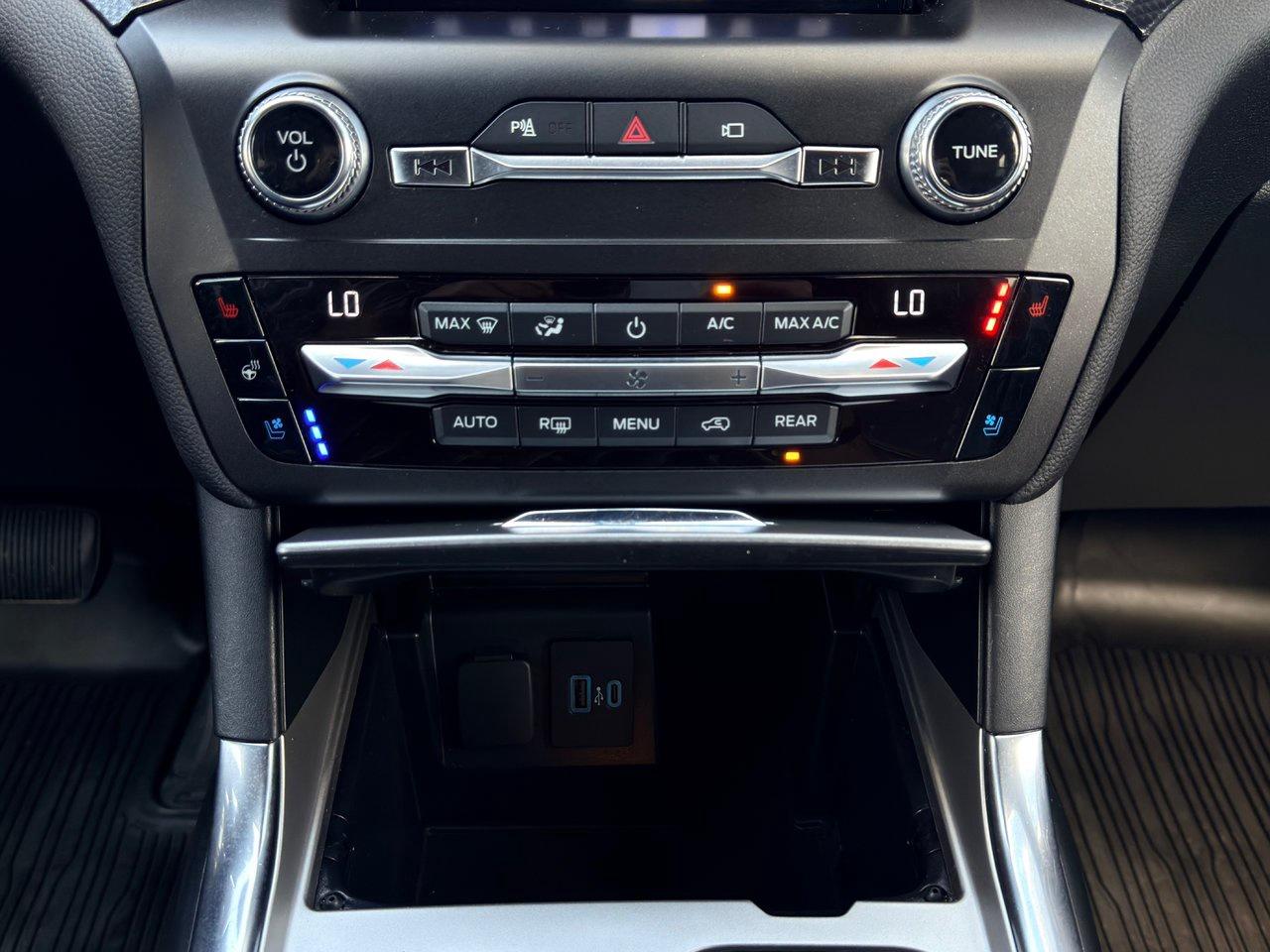 2020 Ford Explorer ST 4WD Photo