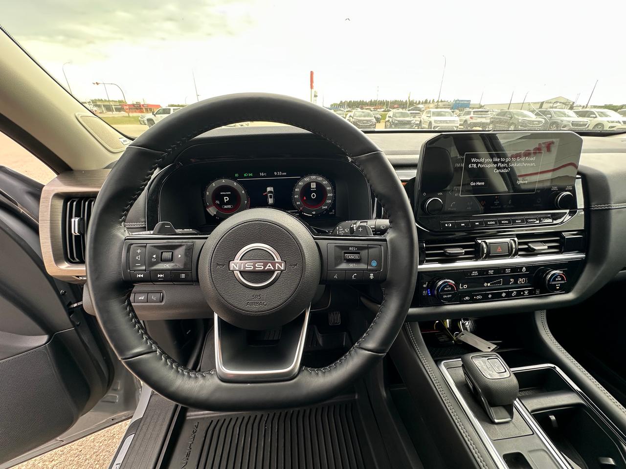 2023 Nissan Pathfinder Platinum Photo