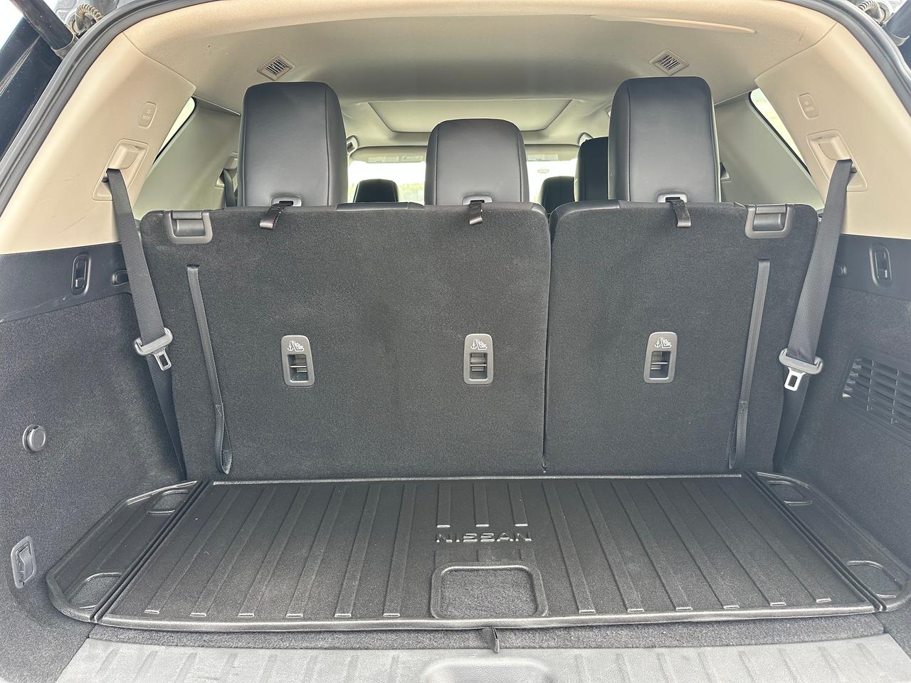 2023 Nissan Pathfinder Platinum Photo