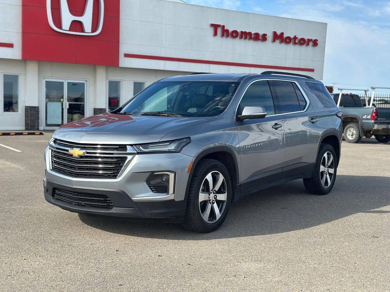 2023 Chevrolet Traverse LT True North Photo0