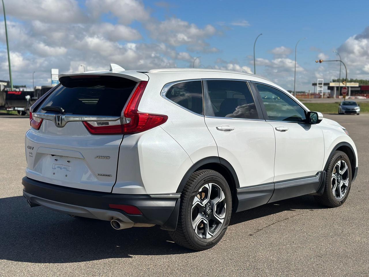 2019 Honda CR-V Touring AWD Photo4