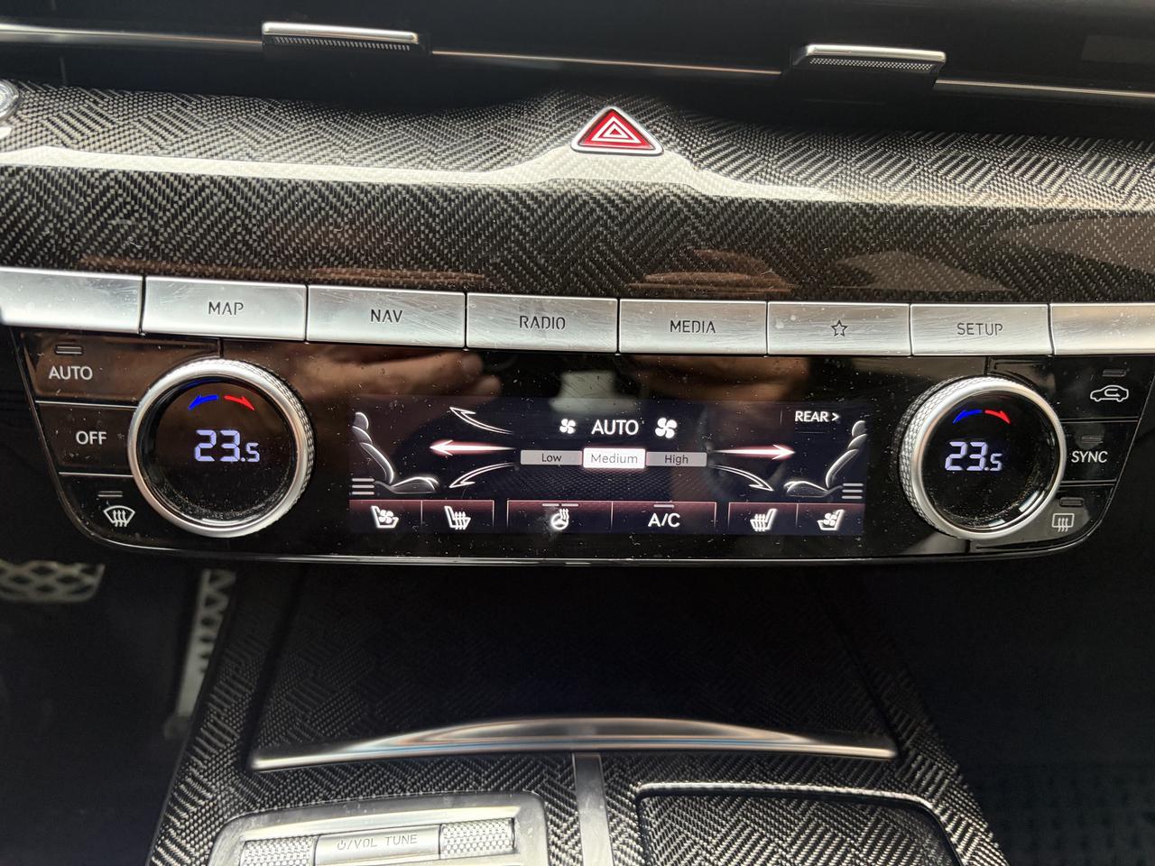 2022 Genesis G80 3.5T Sport, 4WD, LOW KMS. Photo