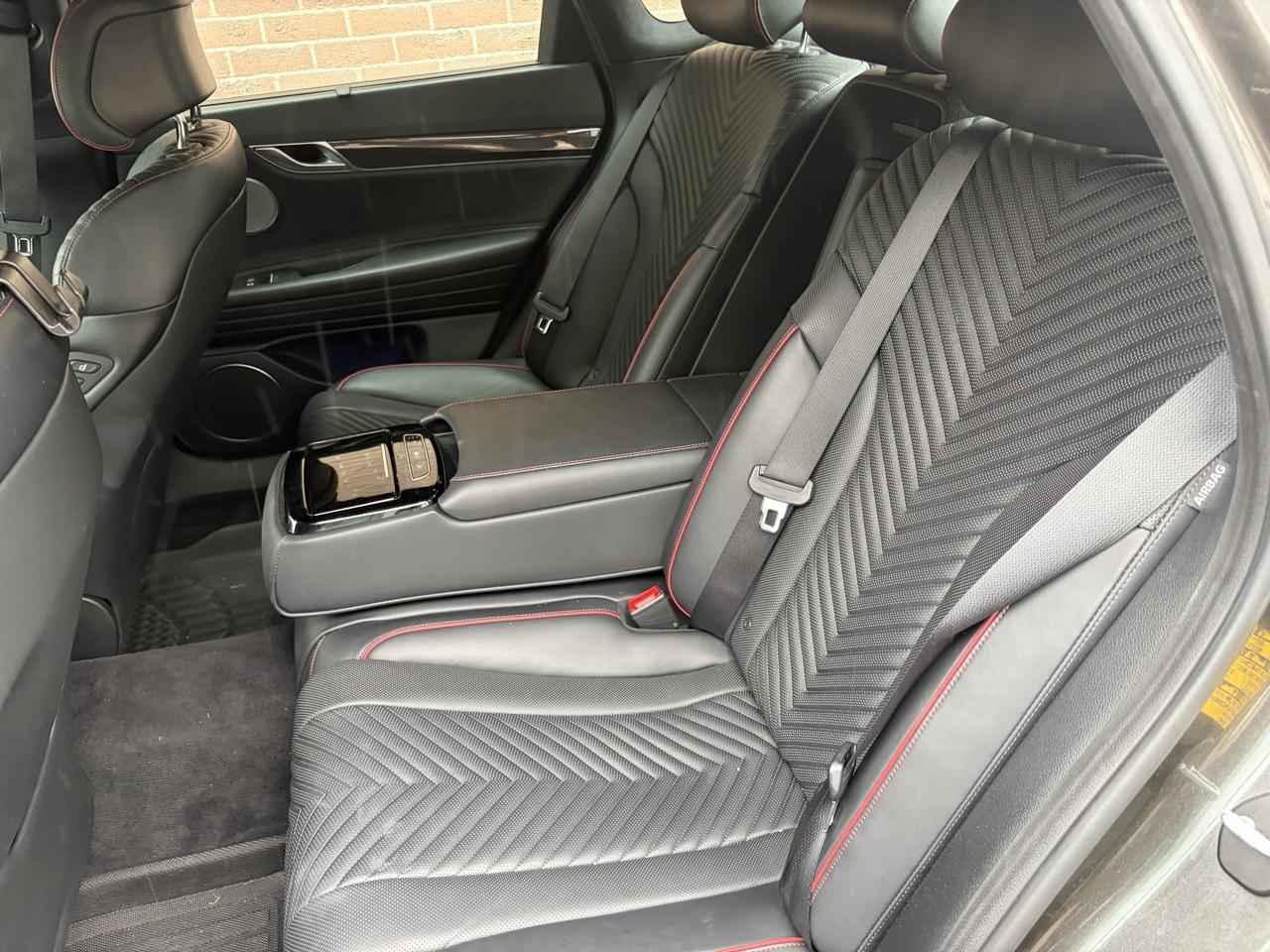 2022 Genesis G80 3.5T Sport, 4WD, LOW KMS. Photo