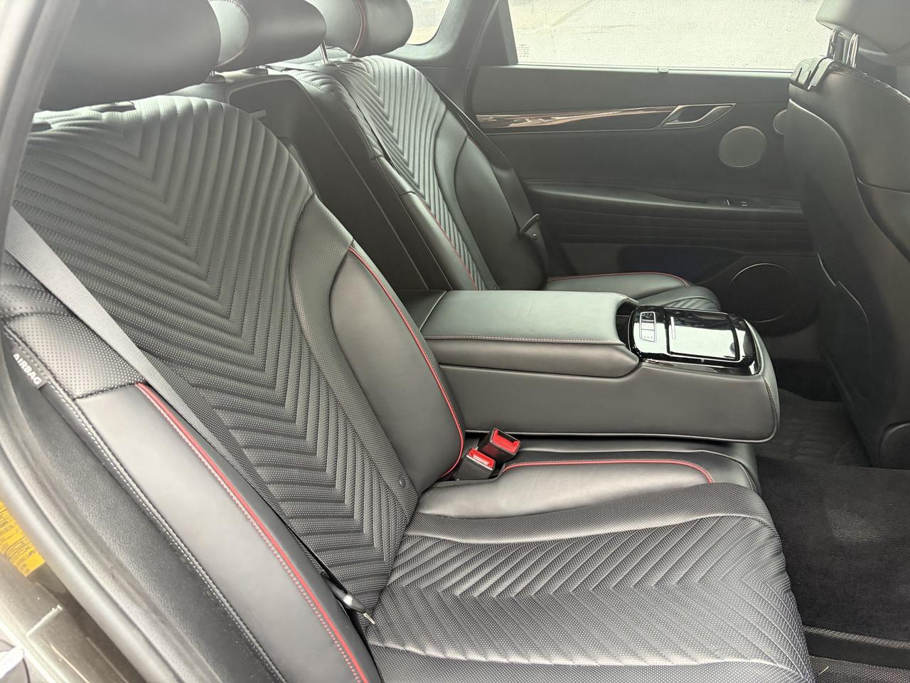 2022 Genesis G80 3.5T Sport, 4WD, LOW KMS. Photo