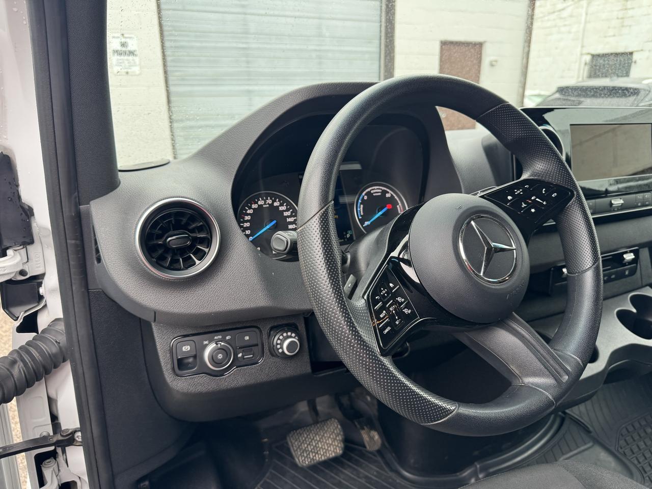 2024 Mercedes-Benz Sprinter ELECTRIC - Photo #9