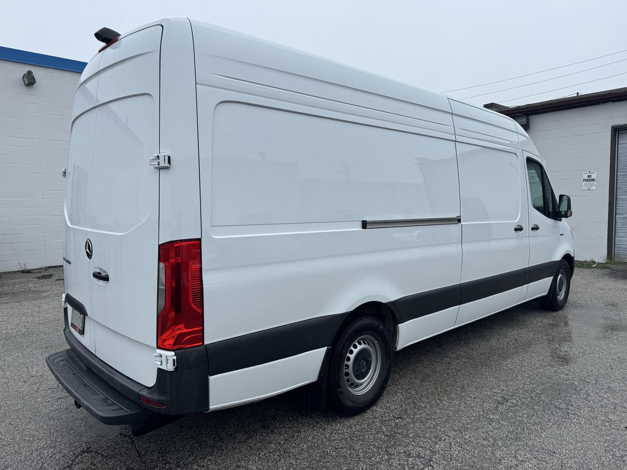 2024 Mercedes-Benz Sprinter ELECTRIC - Photo #4