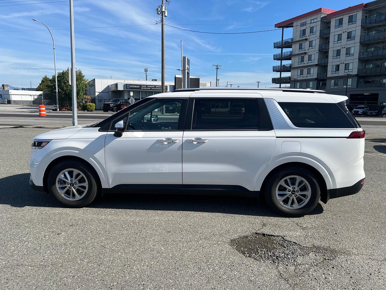 2024 Kia Carnival LX+ Photo