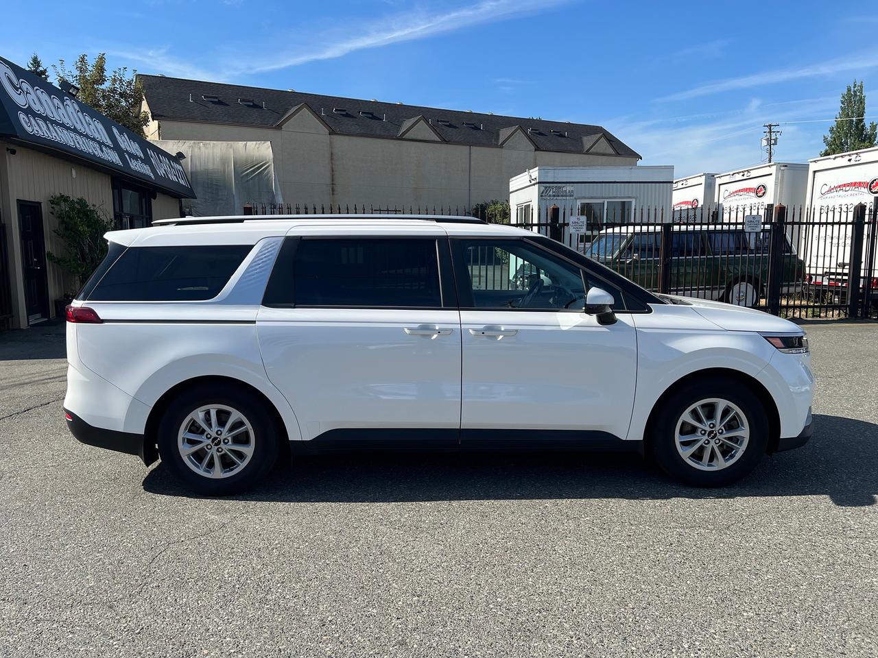 2024 Kia Carnival LX+ Photo