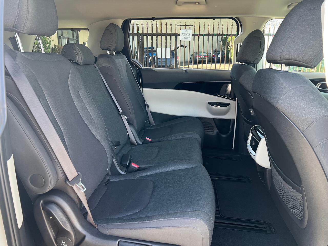 2024 Kia Carnival LX+ Photo