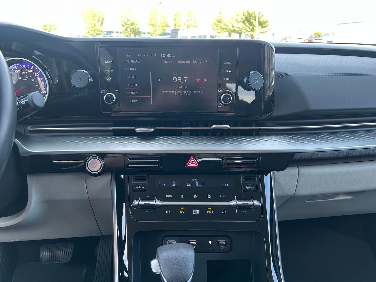 2024 Kia Carnival LX+ Photo