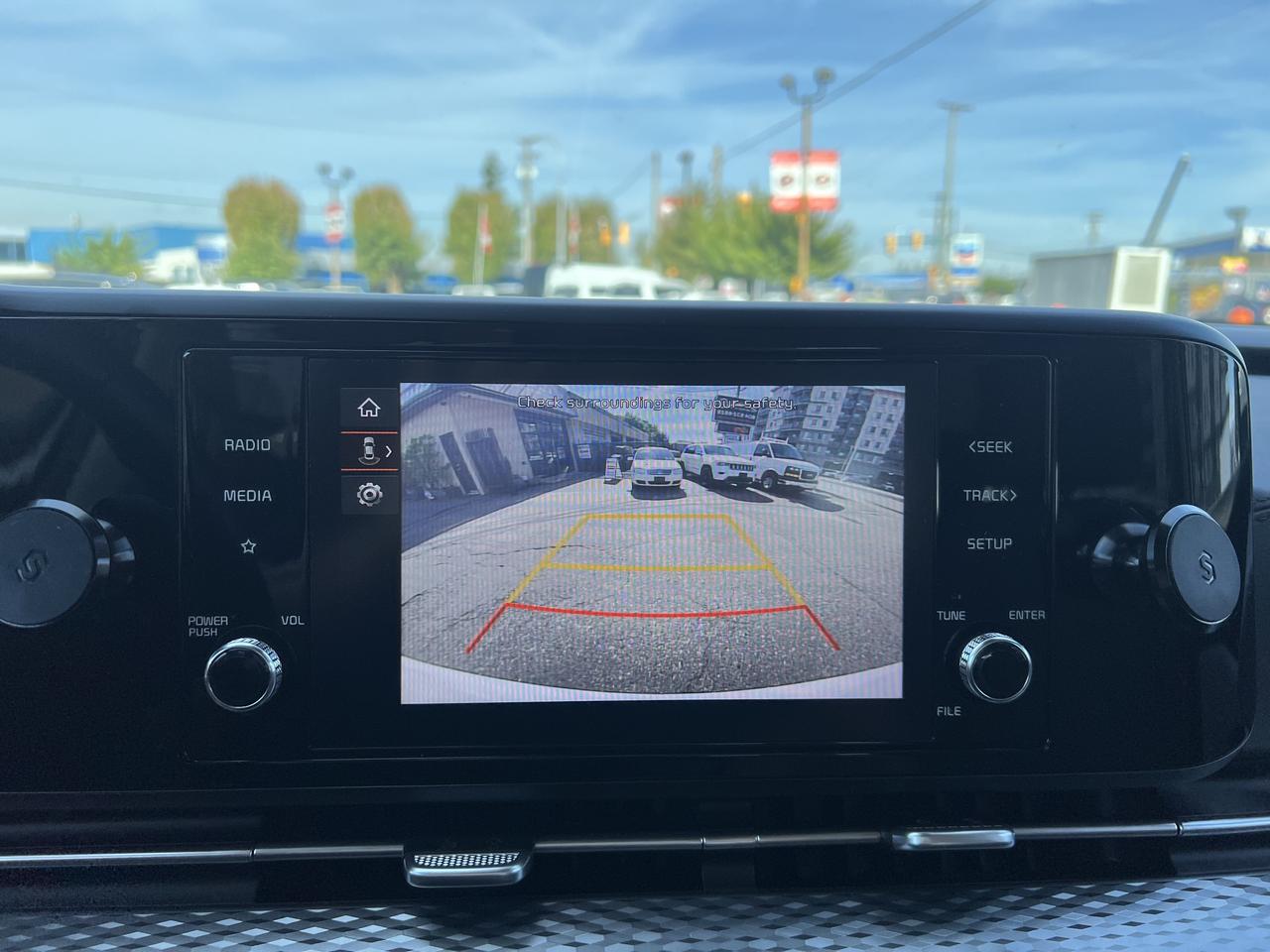 2024 Kia Carnival LX+ Photo