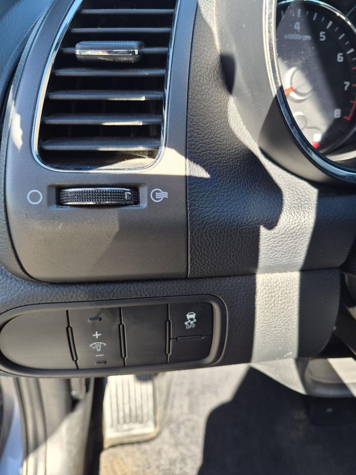 2017 Kia Forte 4DR SDN AUTO LX+ Photo