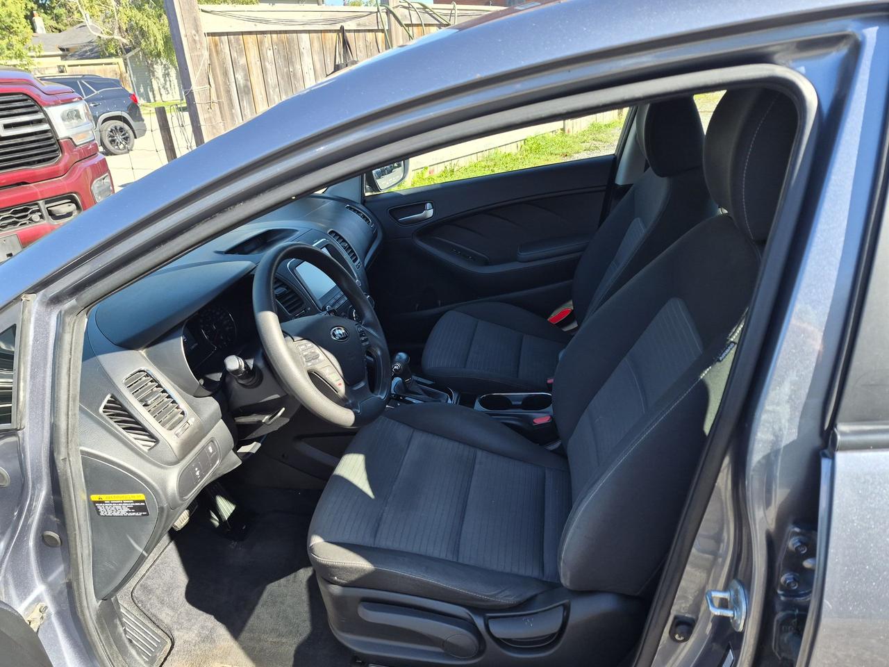 2017 Kia Forte 4DR SDN AUTO LX+ Photo