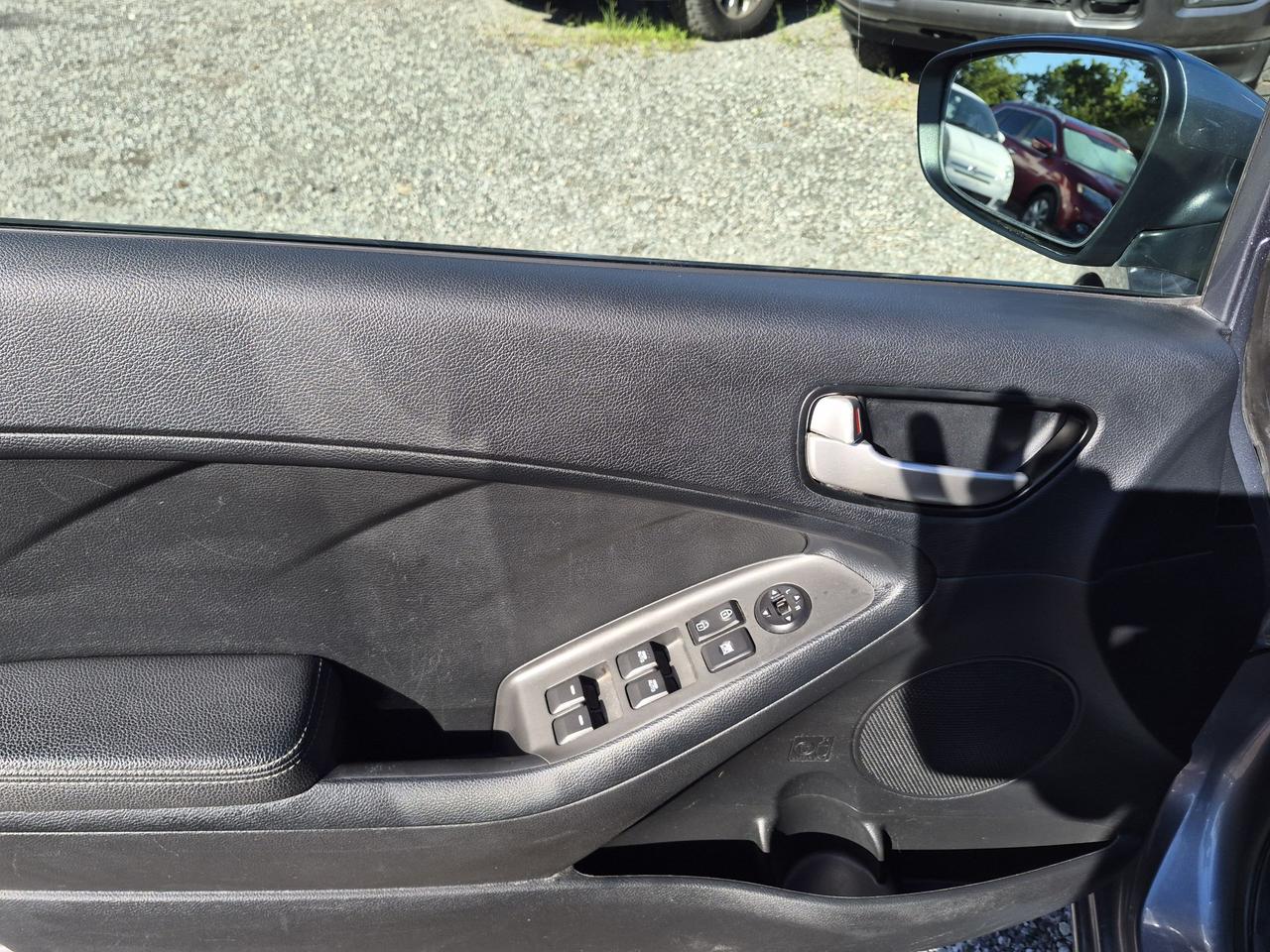 2017 Kia Forte 4DR SDN AUTO LX+ Photo