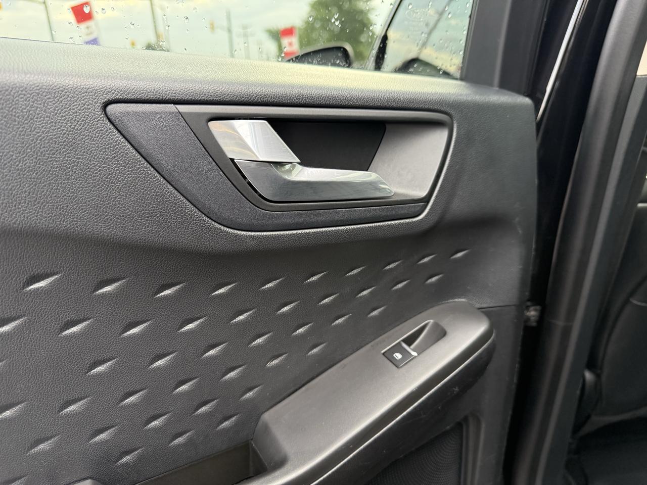 2020 Ford Escape SEL AWD Photo