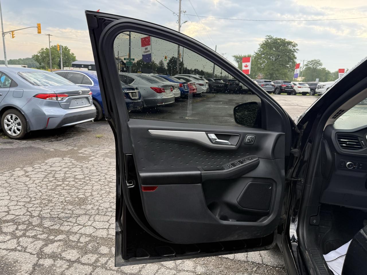 2020 Ford Escape SEL AWD Photo