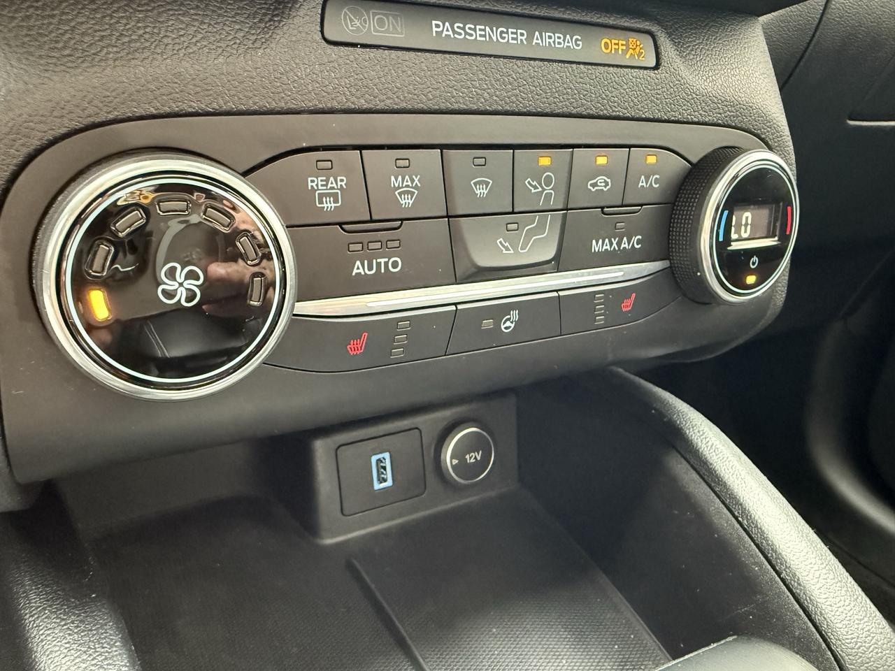 2020 Ford Escape SEL AWD Photo