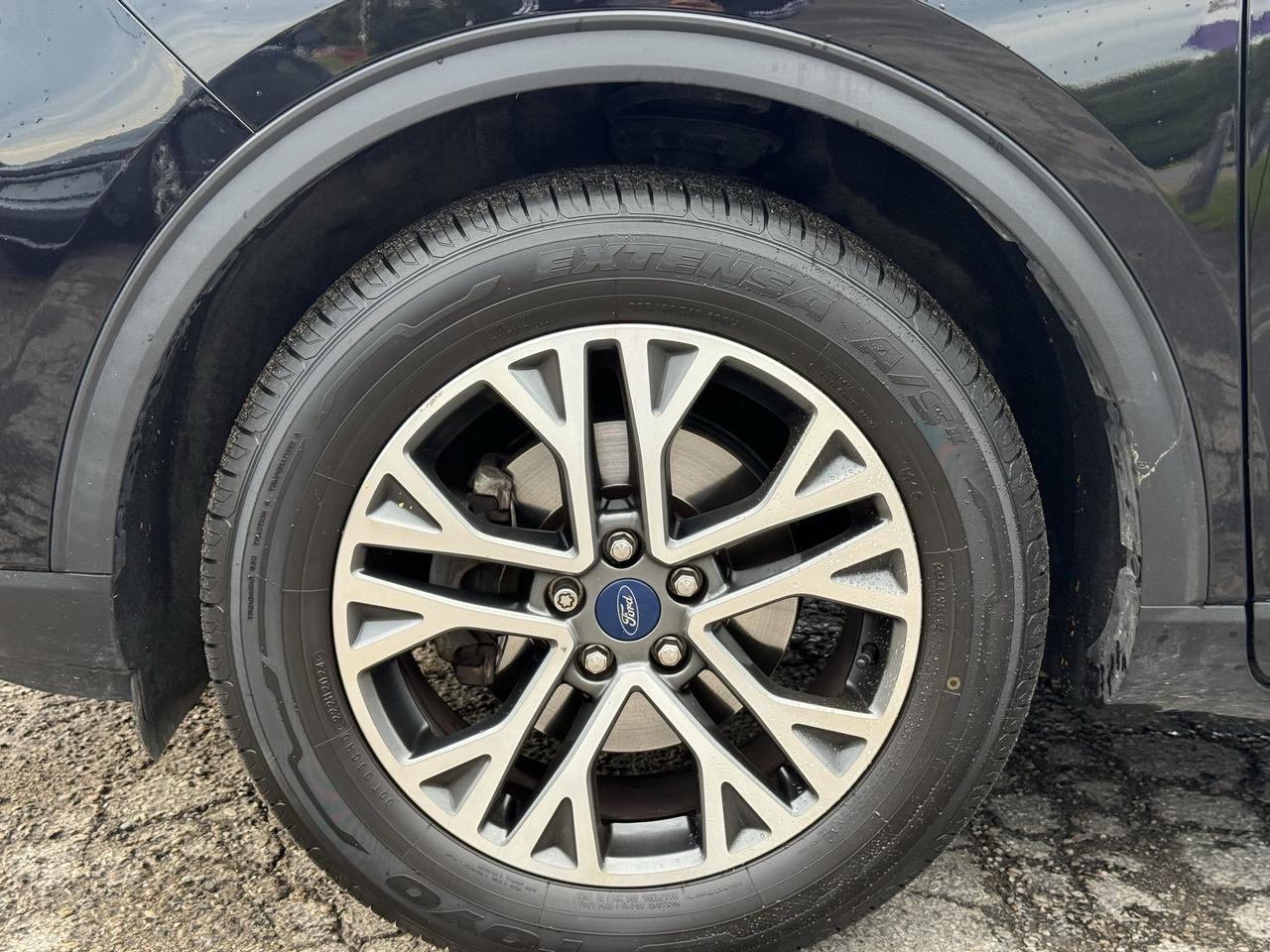 2020 Ford Escape SEL AWD Photo