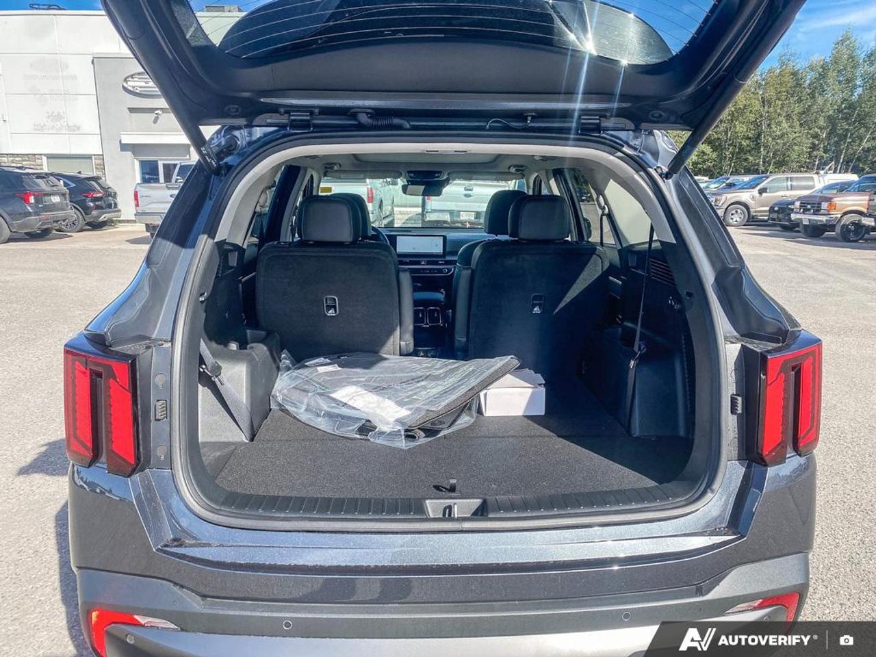 2024 Kia Sorento 2.5T X-Line LIKE NEW | POWER MOONROOF | APPLE CARPLAY Photo