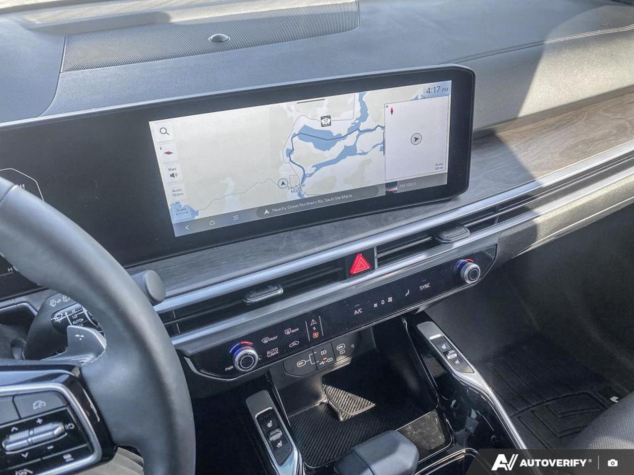 2024 Kia Sorento 2.5T X-Line LIKE NEW | POWER MOONROOF | APPLE CARPLAY Photo