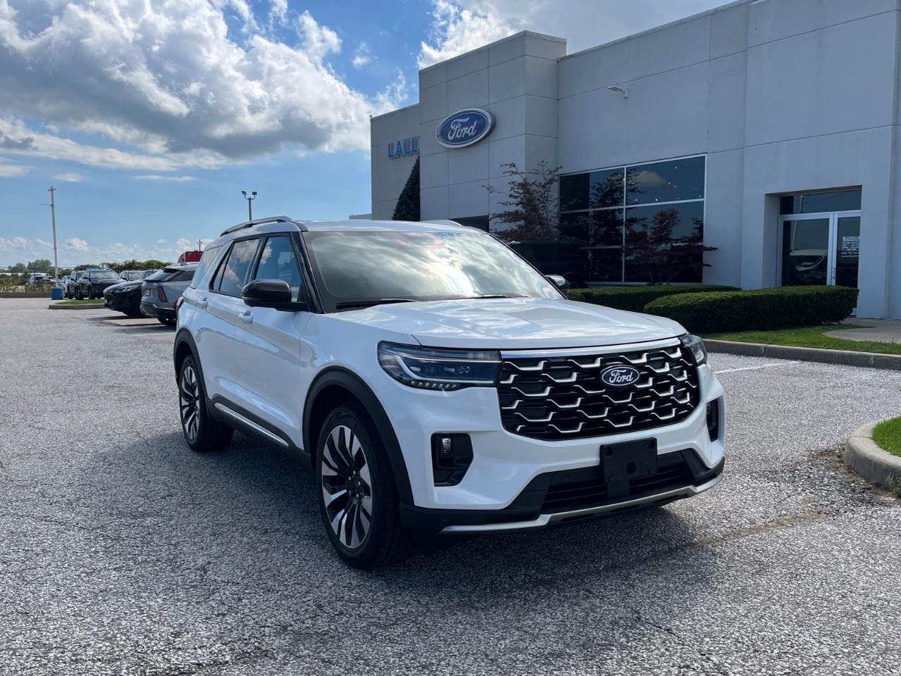 2027 Ford Explorer Platinum Photo0