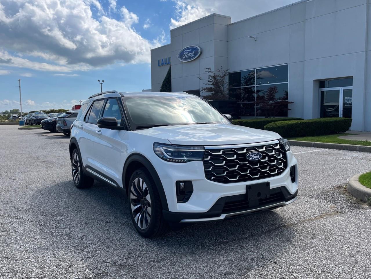 2027 Ford Explorer Platinum Photo1