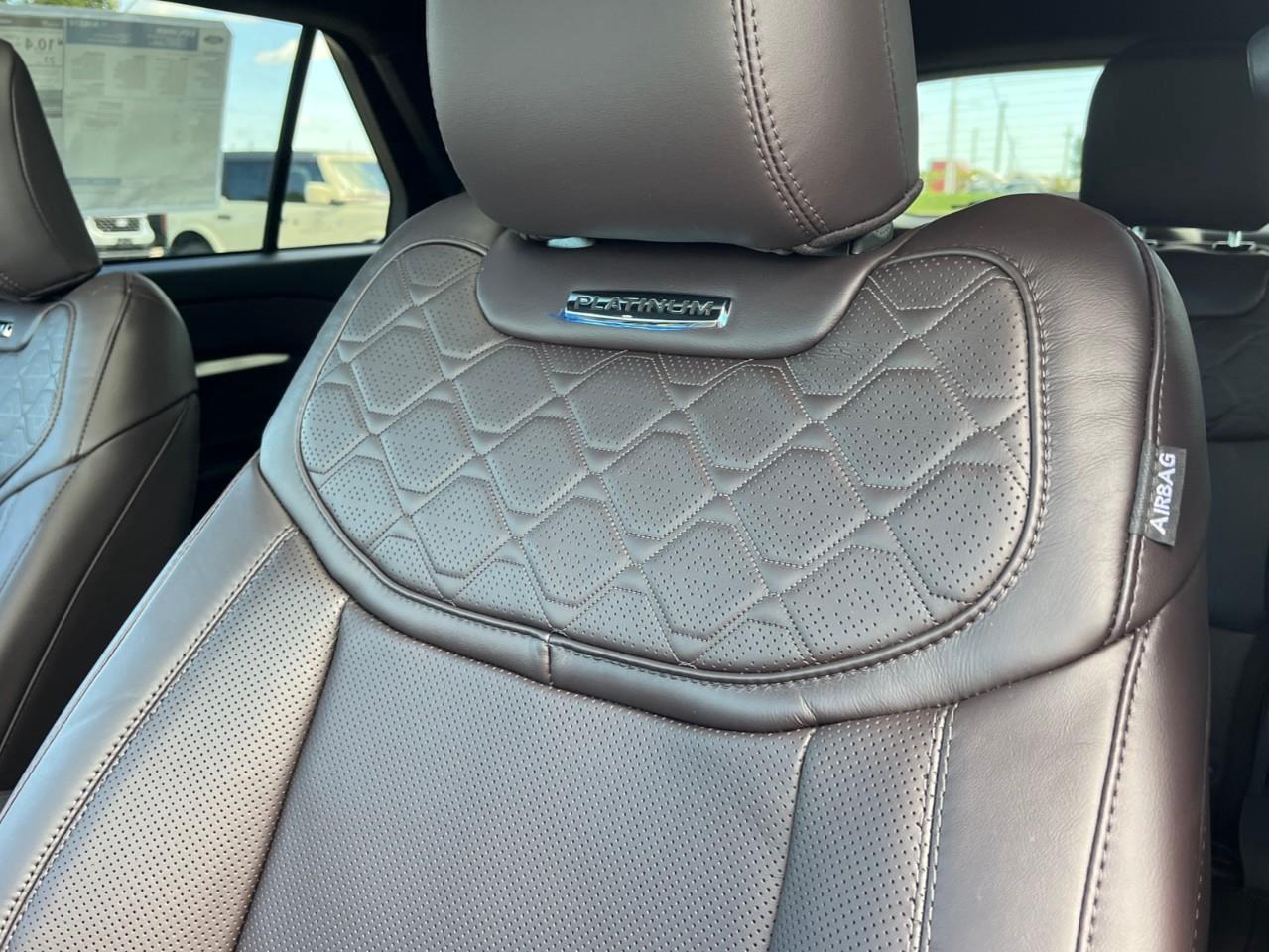 2027 Ford Explorer Platinum Photo
