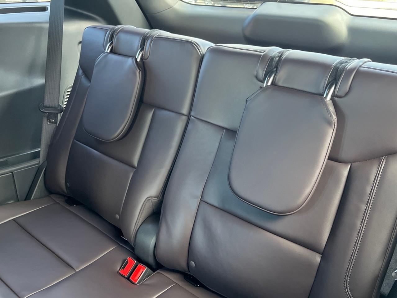 2027 Ford Explorer Platinum Photo