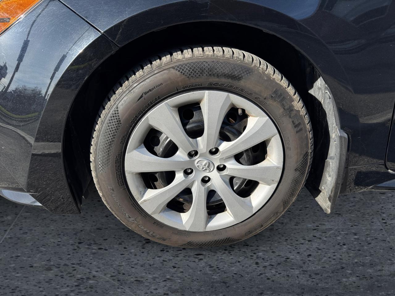 2023 Toyota Corolla LE Photo