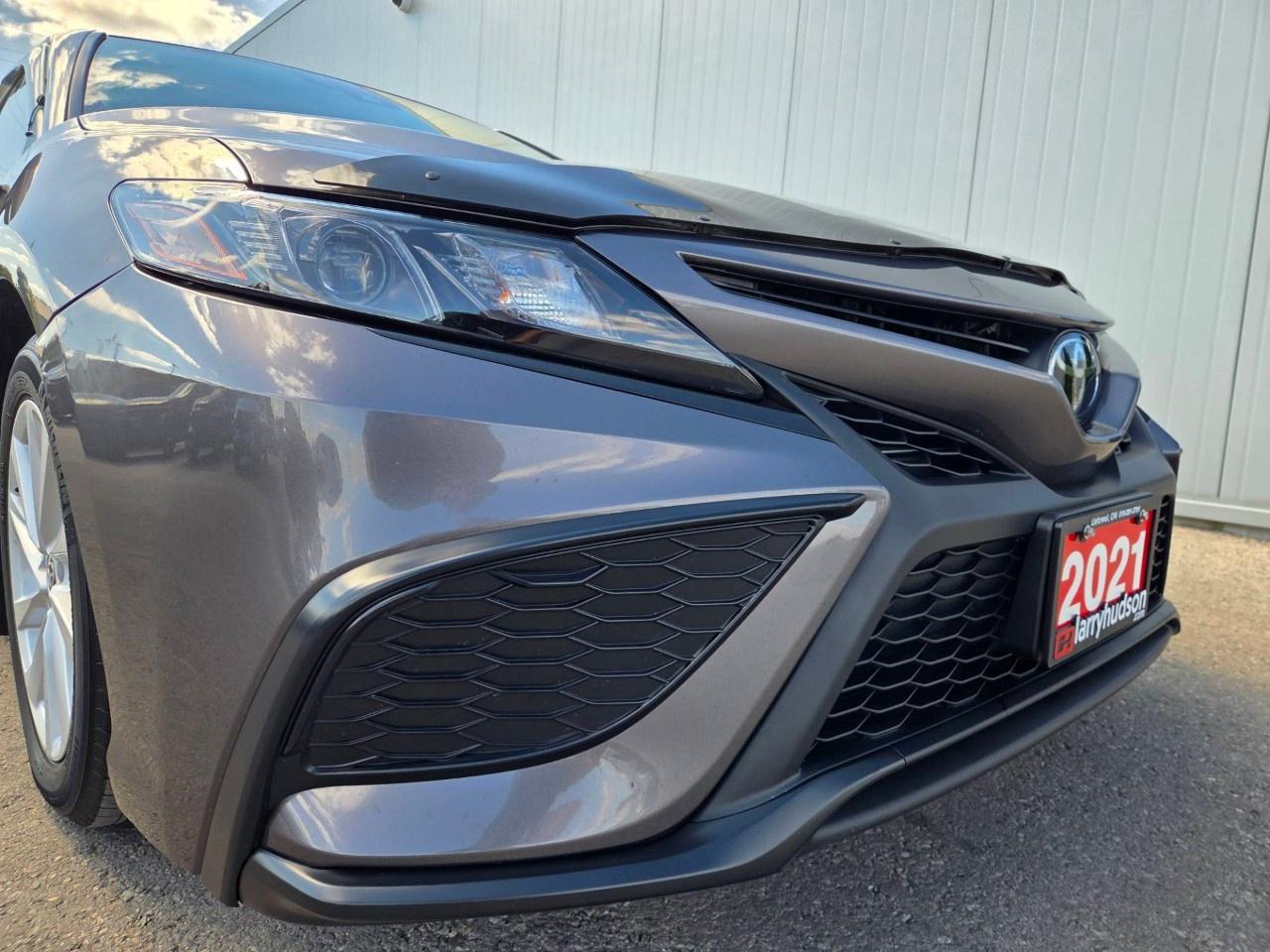 2021 Toyota Camry SE Auto AWD Photo5