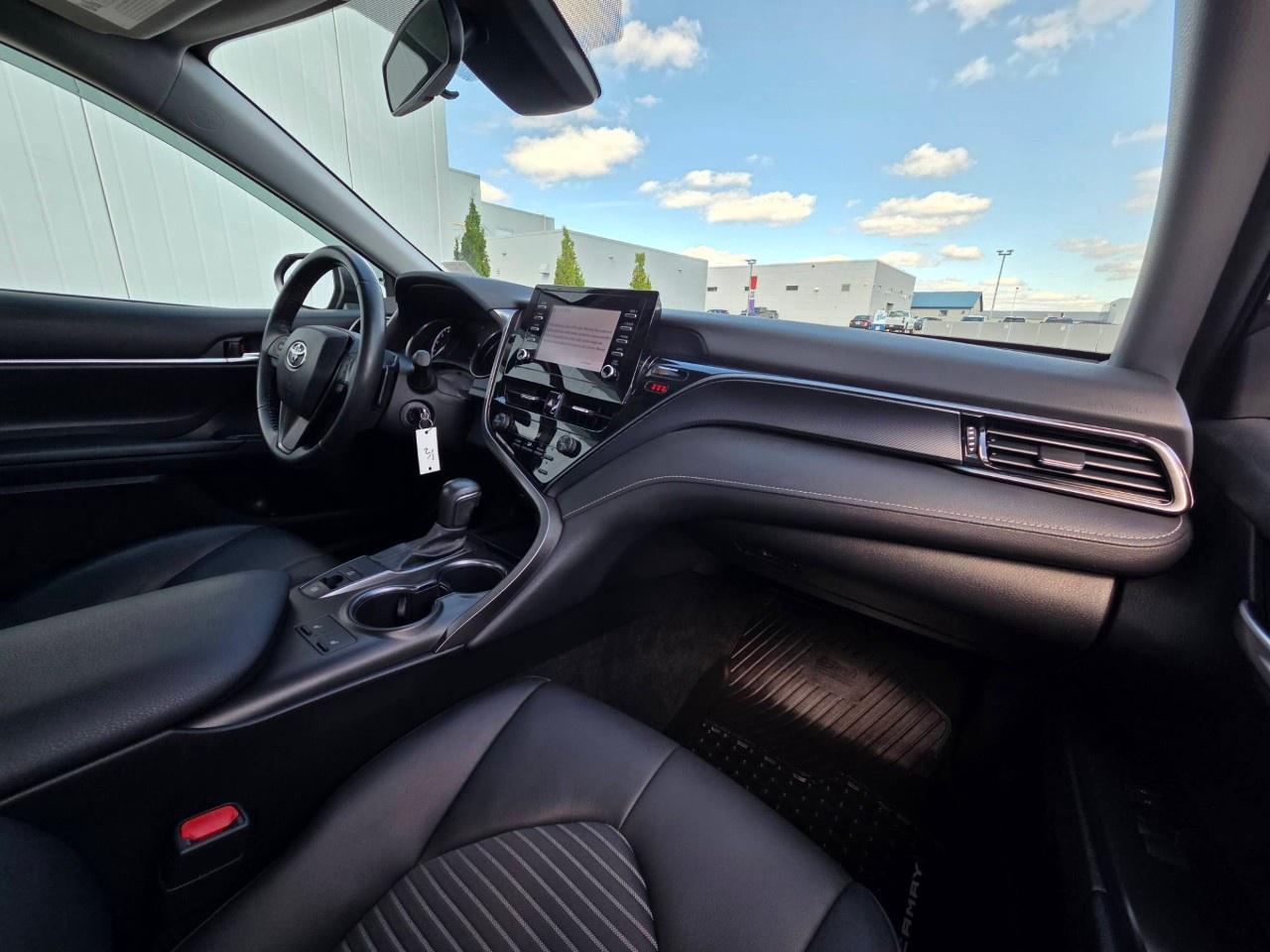 2021 Toyota Camry SE Auto AWD Photo