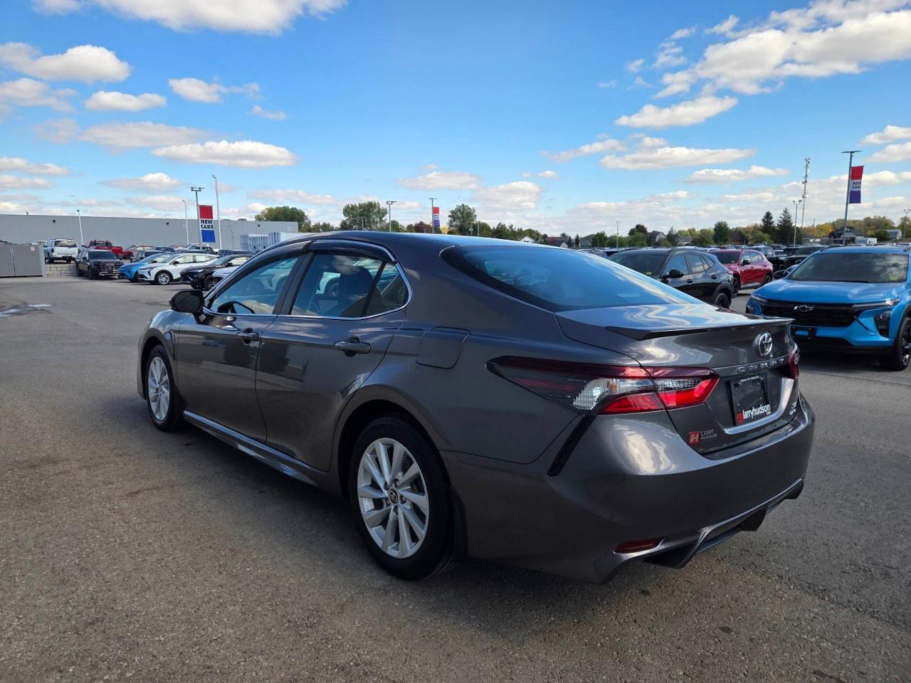2021 Toyota Camry SE Auto AWD Photo