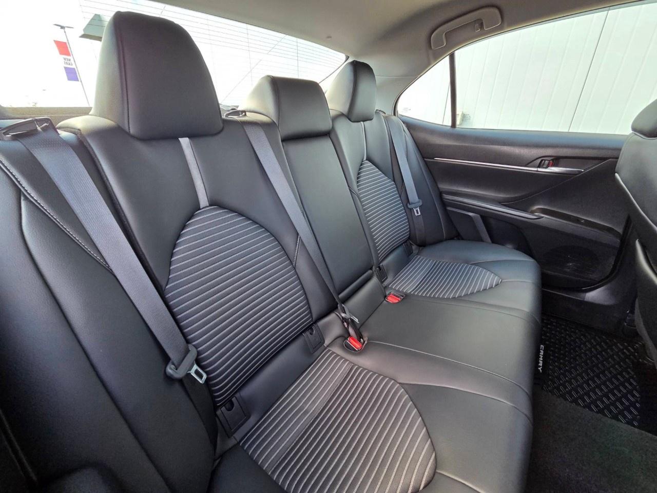 2021 Toyota Camry SE Auto AWD Photo