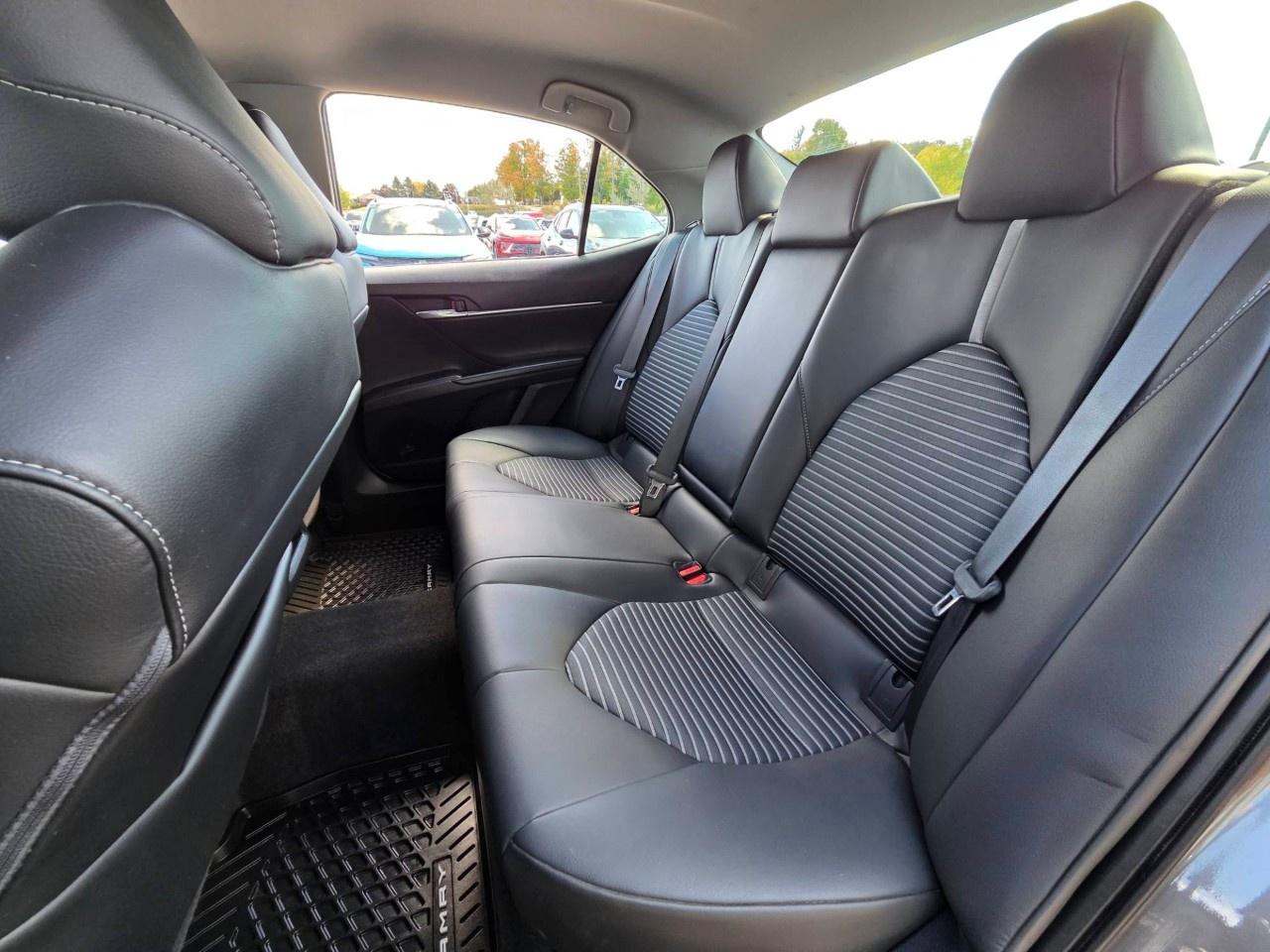 2021 Toyota Camry SE Auto AWD Photo