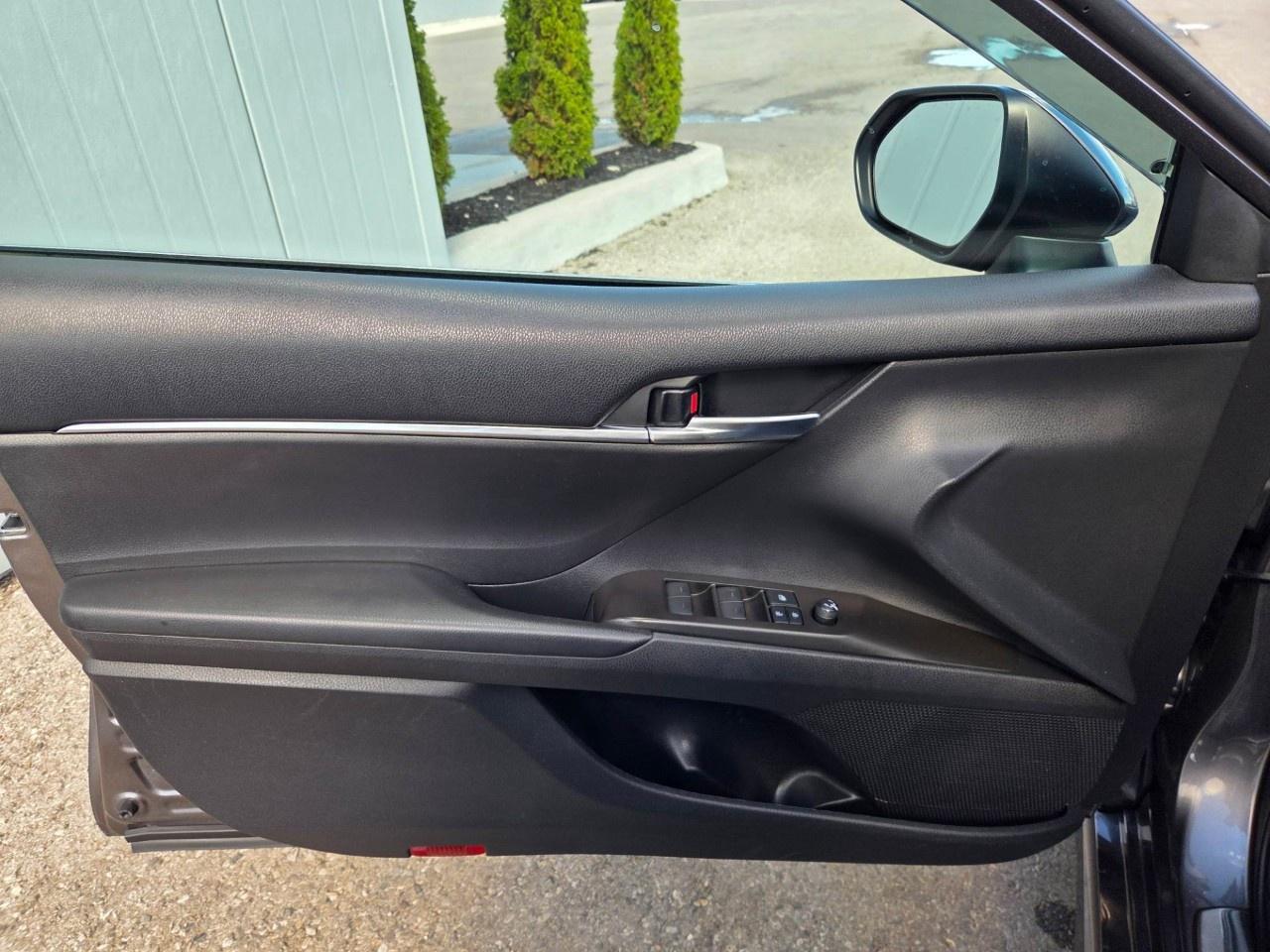 2021 Toyota Camry SE Auto AWD Photo