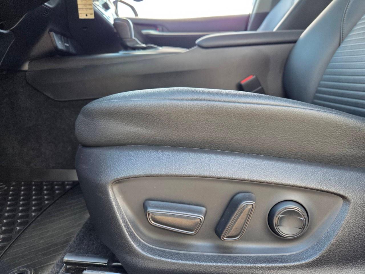 2021 Toyota Camry SE Auto AWD Photo