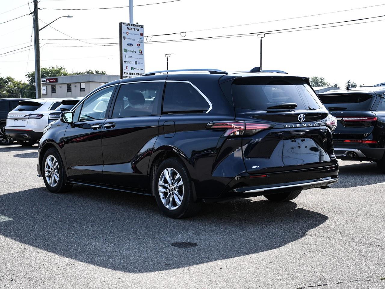 2024 Toyota Sienna LIMITED 7-Passenger AWD Photo