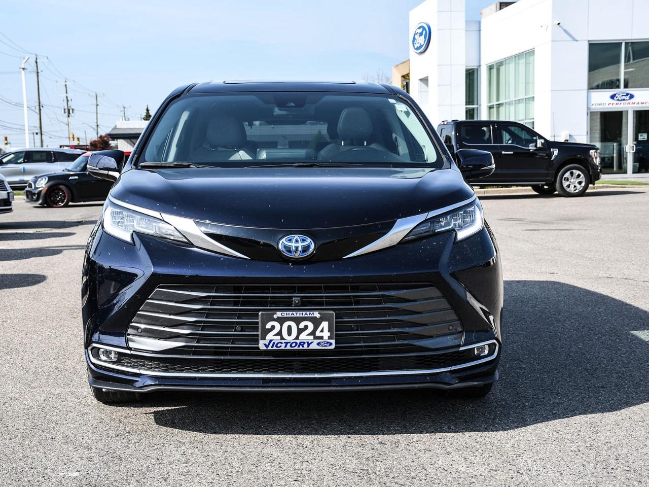 2024 Toyota Sienna LIMITED 7-Passenger AWD Photo