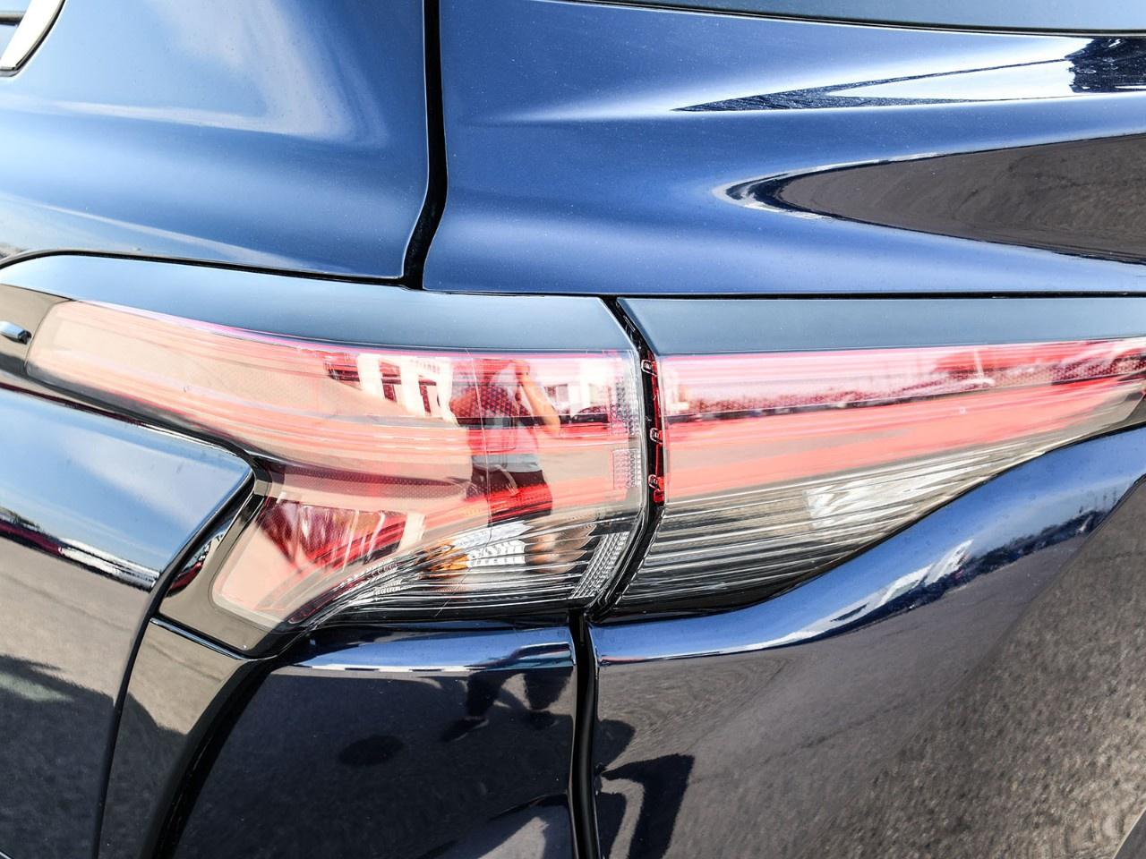2024 Toyota Sienna LIMITED 7-Passenger AWD Photo