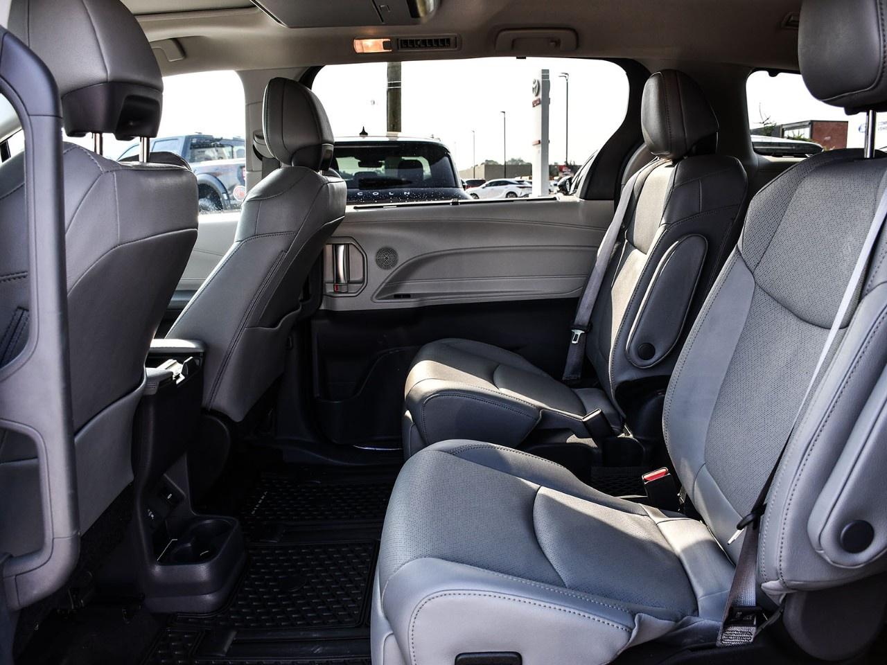 2024 Toyota Sienna LIMITED 7-Passenger AWD Photo
