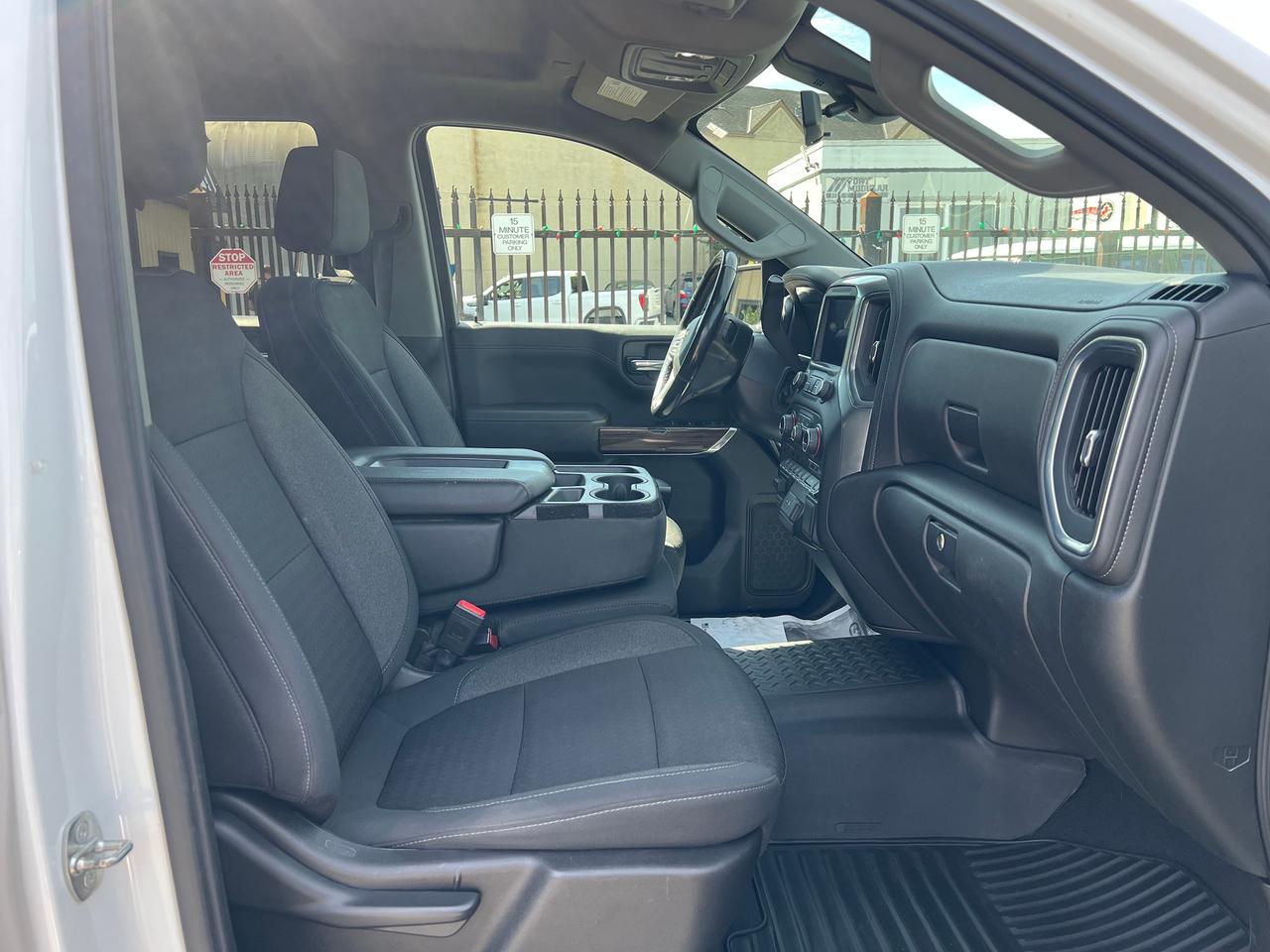 2021 Chevrolet Silverado 1500 LT Photo