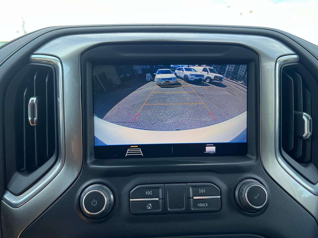 2021 Chevrolet Silverado 1500 LT Photo