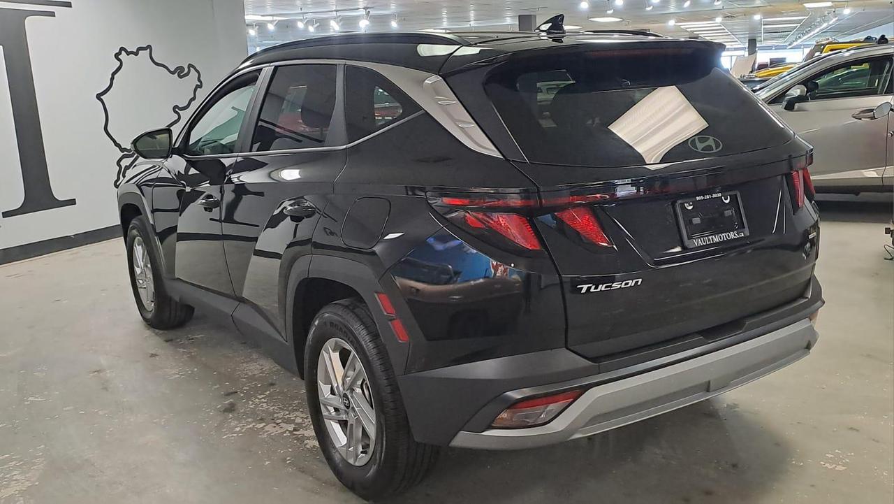 2025 Hyundai Tucson Preferred AWD Photo2