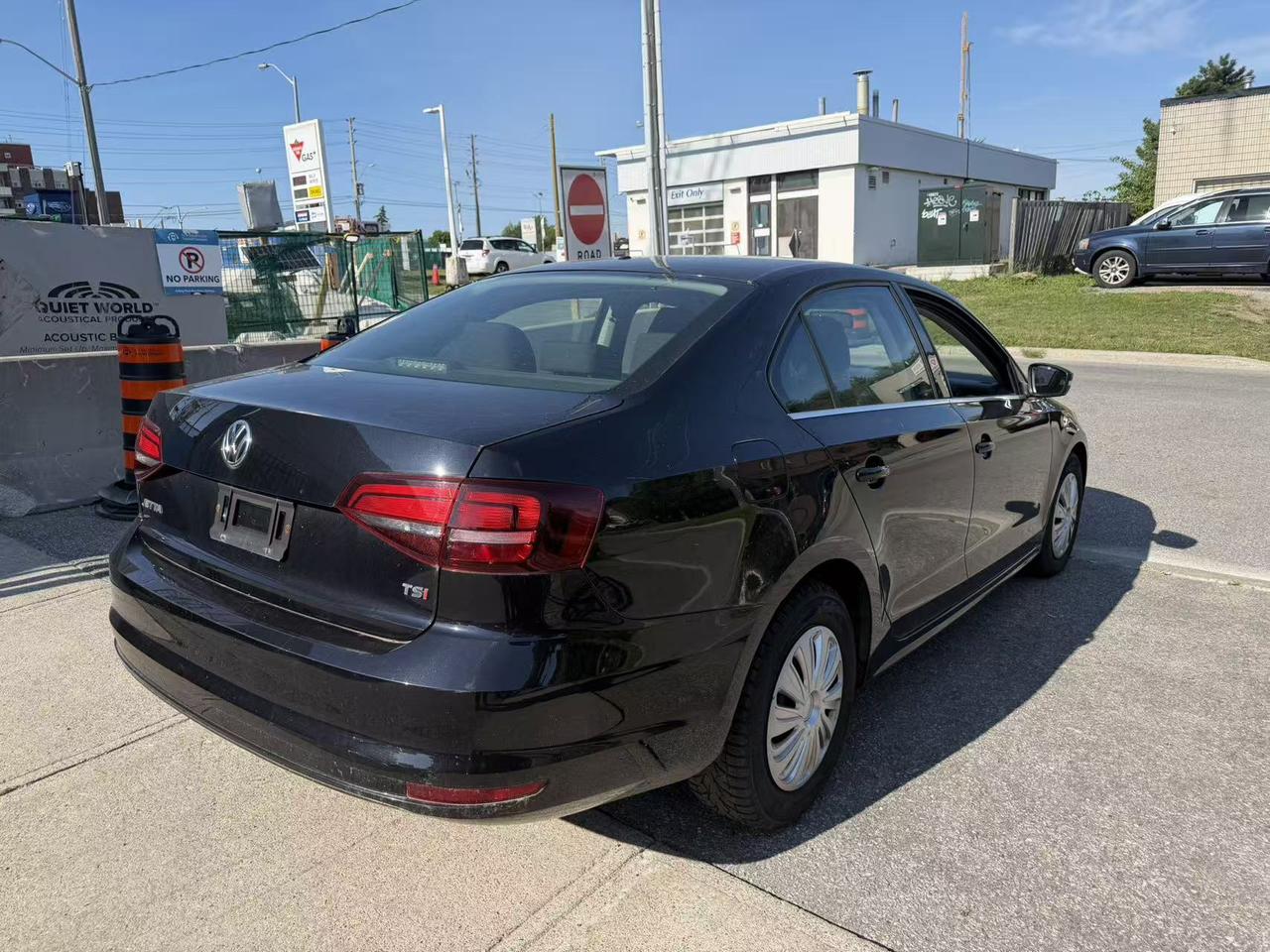 2016 Volkswagen Jetta 4dr 1.4 TSI Auto Trendline+ Photo3
