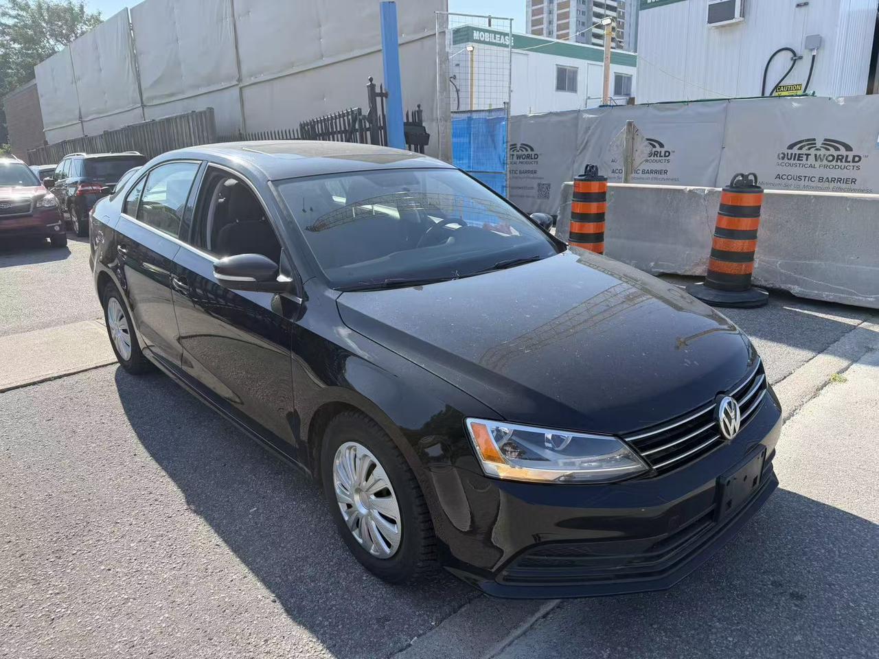 2016 Volkswagen Jetta 4dr 1.4 TSI Auto Trendline+ Photo2