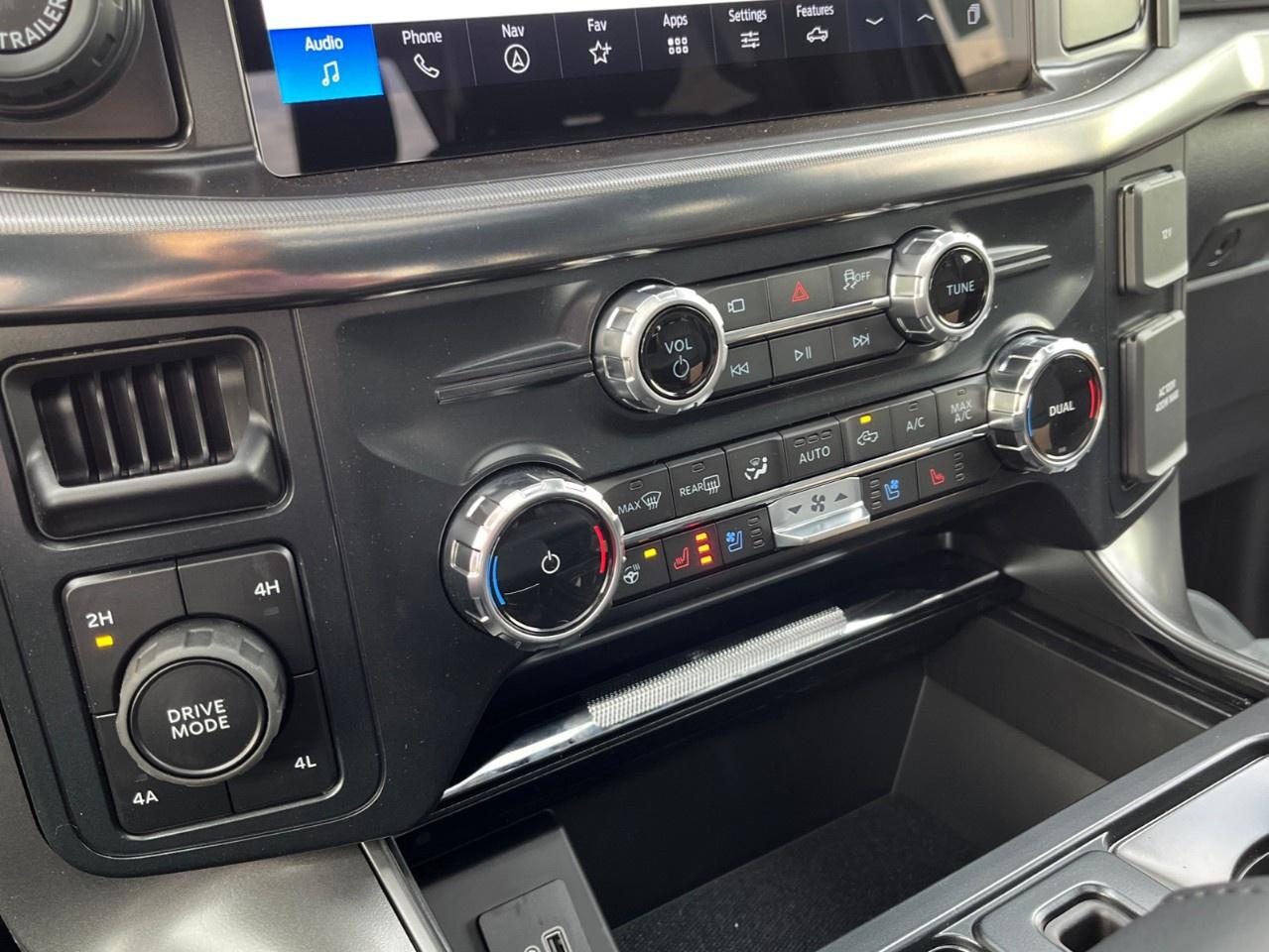 2026 Ford F-150 Lariat 4WD SuperCrew 5.5' Box Photo